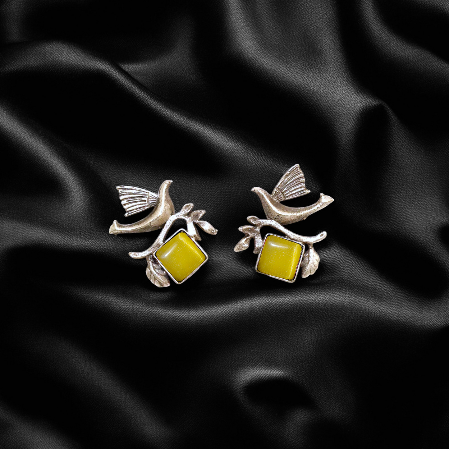 Dove Harmony Studs