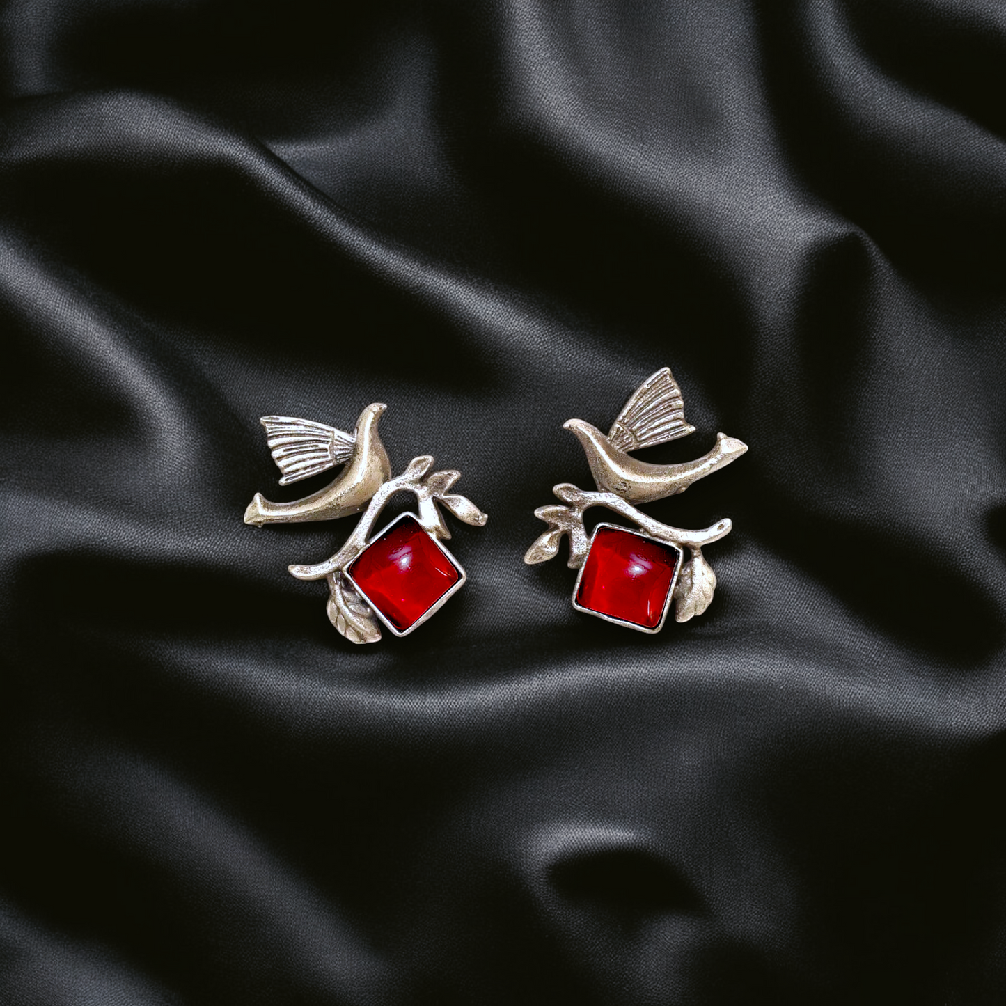 Dove Harmony Studs