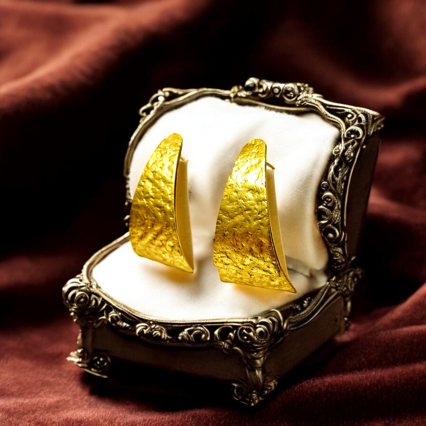 Golden Horizon Studs