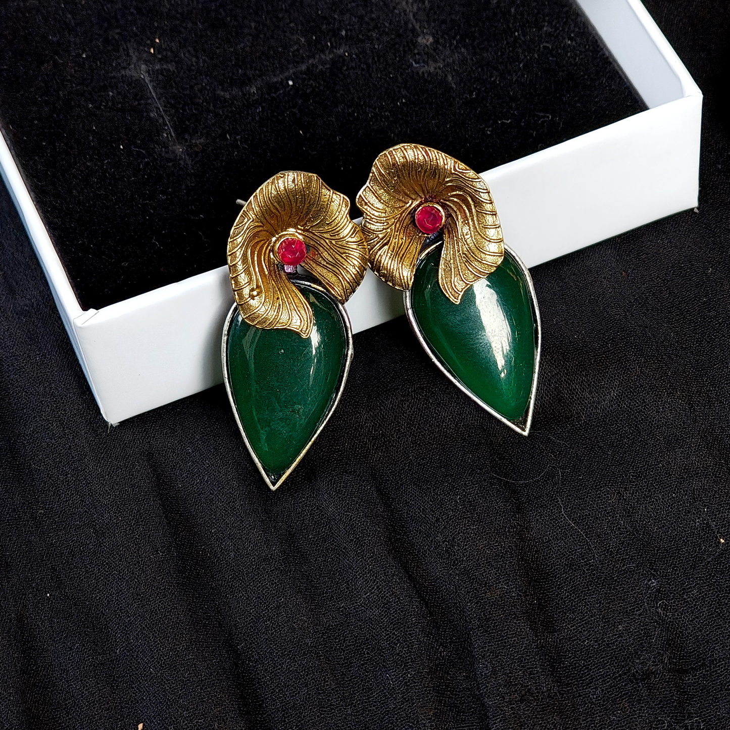 Leaf Gold Stud